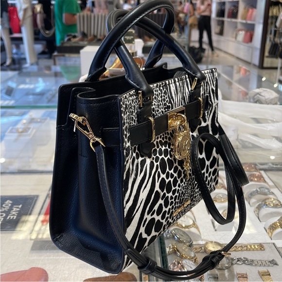 Michael Kors
Hamilton Small Satchel Leather - Picture 9 of 16